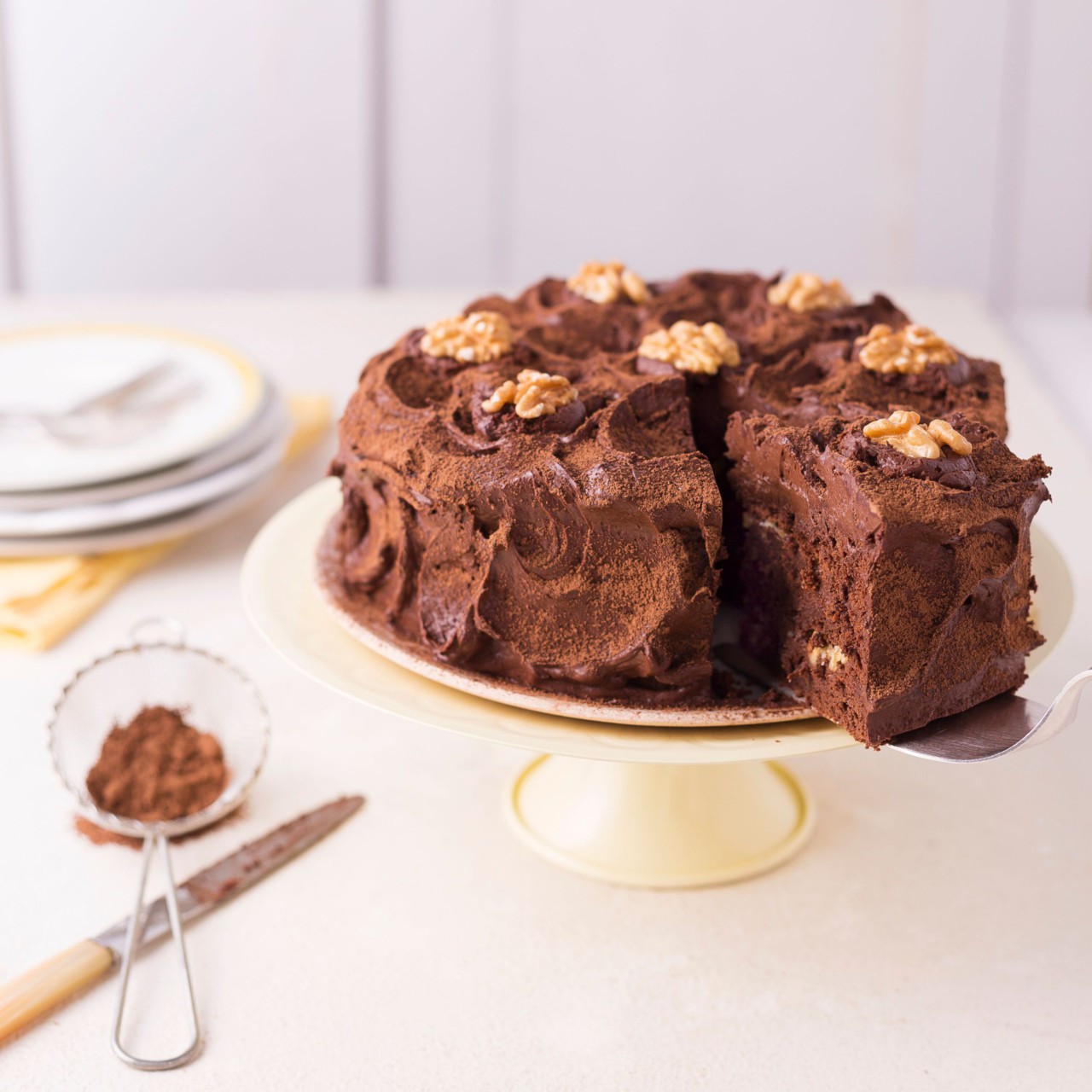 BOLO 70% CACAU COM NOZES